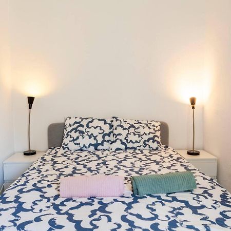 2 Bedroom Apartment For 4 People With Free Public Parking Лісабон Екстер'єр фото