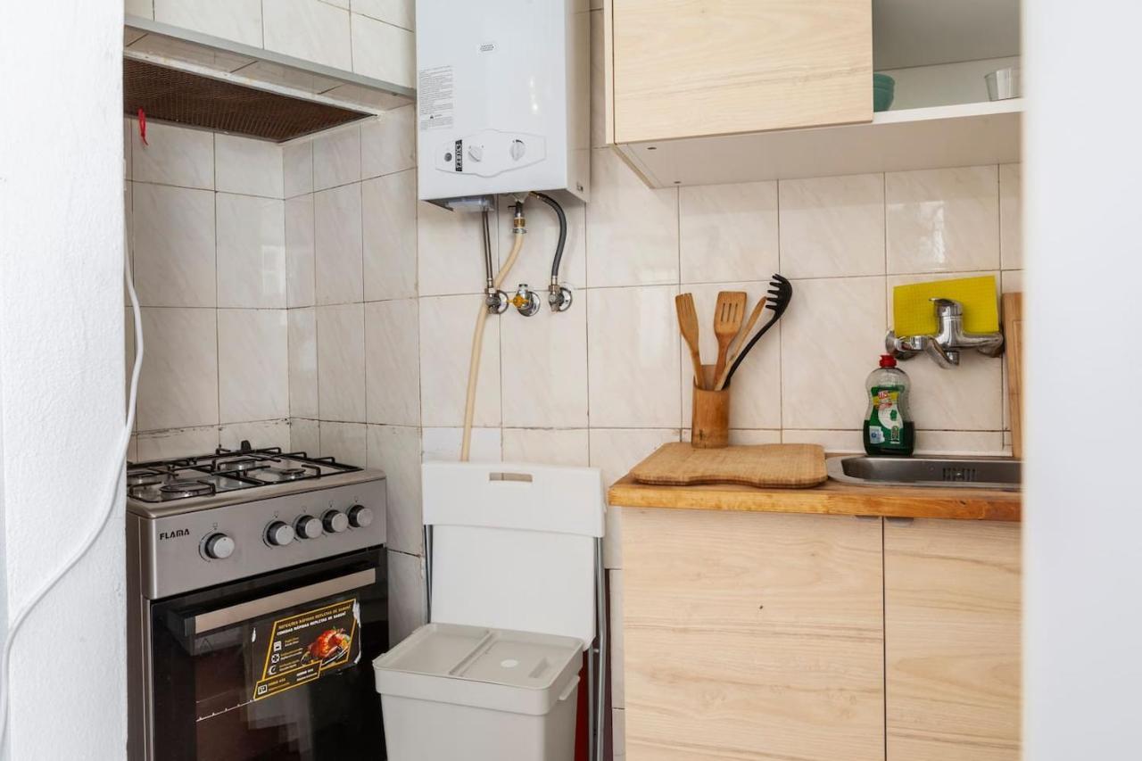 2 Bedroom Apartment For 4 People With Free Public Parking Лісабон Екстер'єр фото