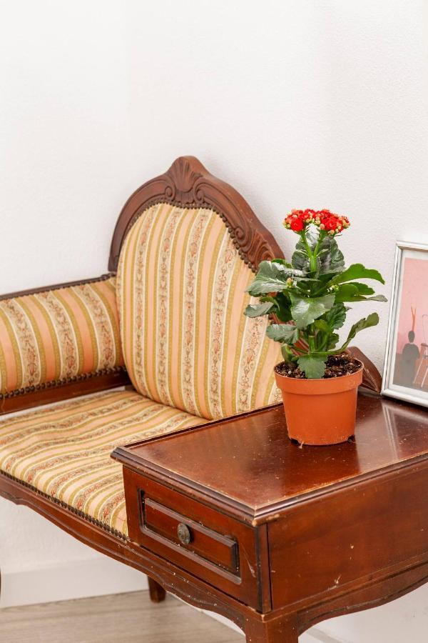2 Bedroom Apartment For 4 People With Free Public Parking Лісабон Екстер'єр фото
