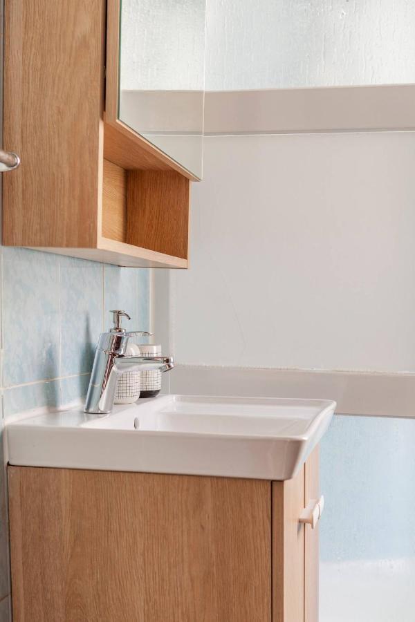 2 Bedroom Apartment For 4 People With Free Public Parking Лісабон Екстер'єр фото